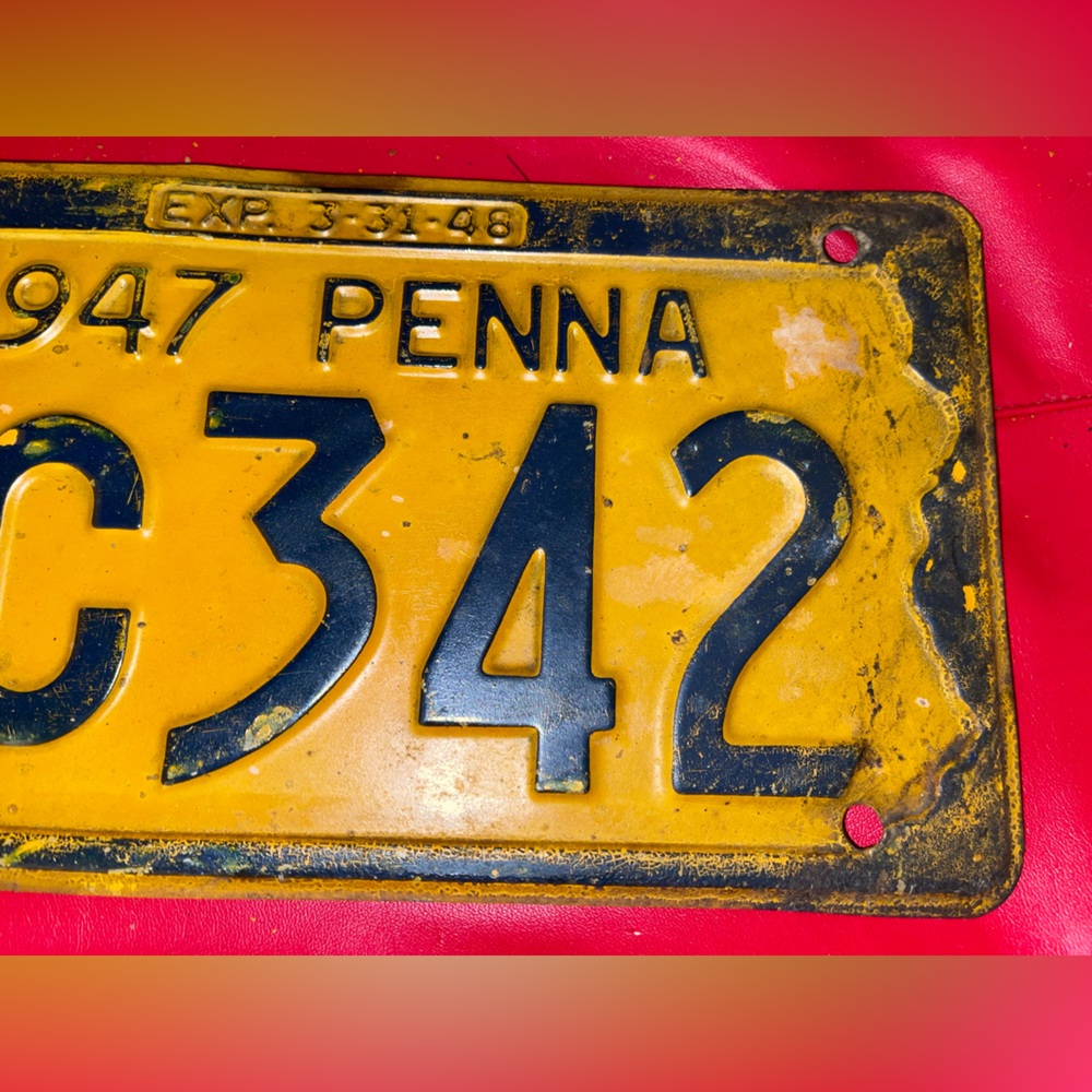 Pennsylvania 1947 License Plate. 1C342 - Picture 3 of 4